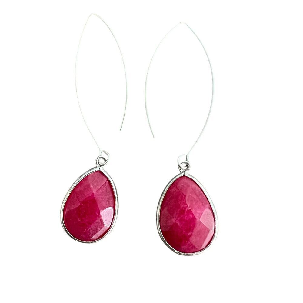 Ruby tone faceted teadrop dangle drop earrings with silver hardware